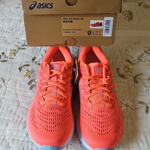 NWT Asics Kayano 28 - Picture 5 of 6